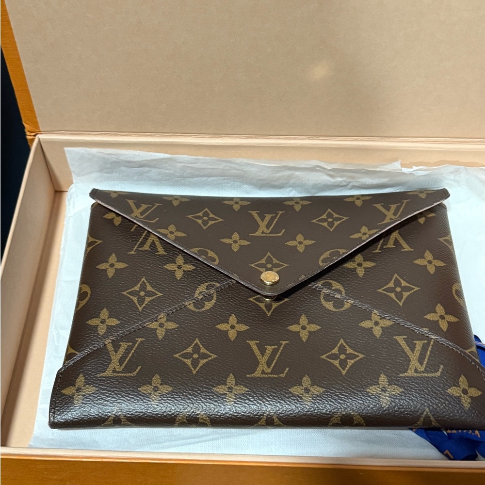 Louis Vuitton Brown Monogram Clutch